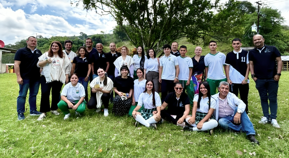 Ceibal nos visitó en Manizales para conocer nuestras apuestas educativas y tecnológicas 