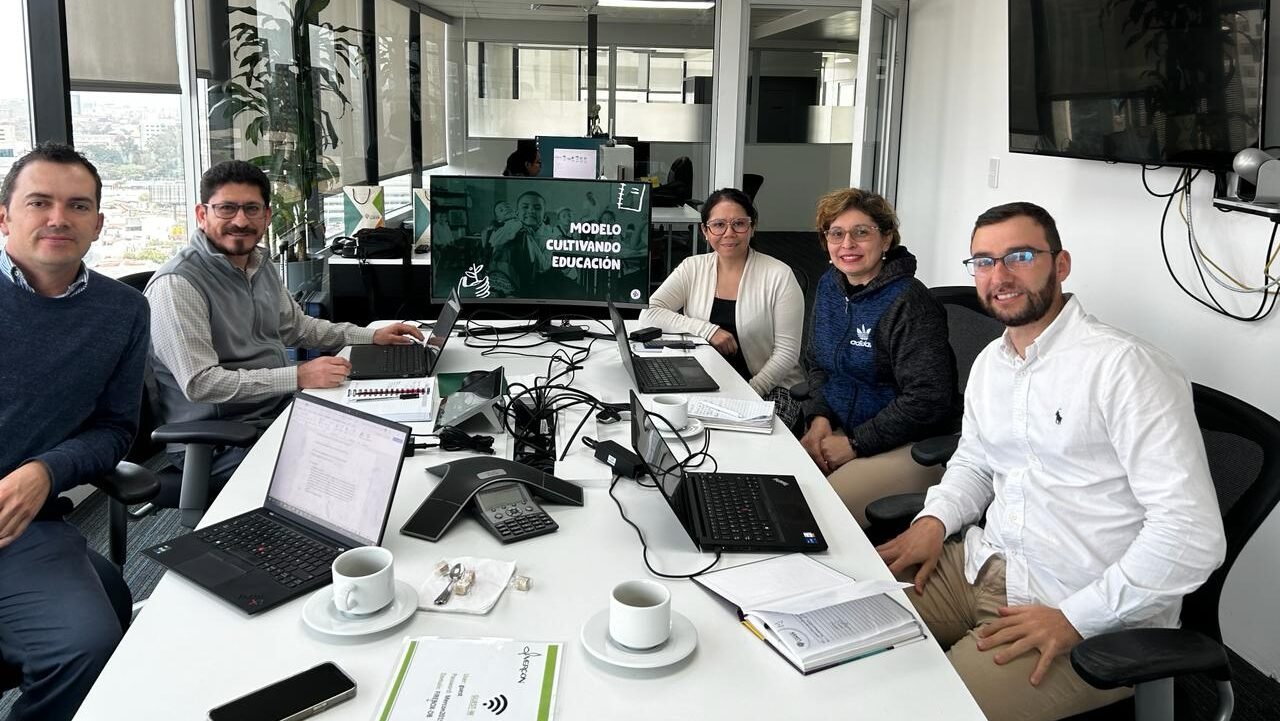 Unimos esfuerzos con Norec y Seeds for Progress para mejorar la alfabetización en escuelas rurales de Guatemala 