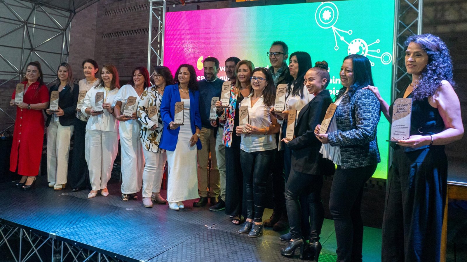 Feria del Libro homenajeó a las maestras que inspiran, con Aprendamos Todos a Leer 